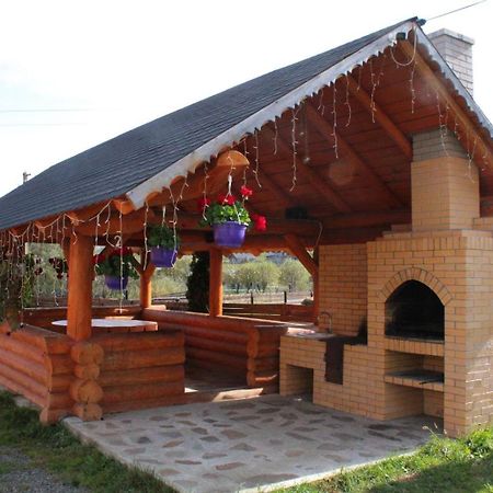 Casa Edi Hotell Poiana Negrii Exteriör bild