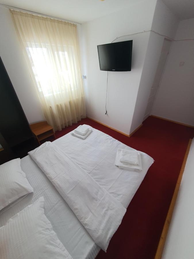 Casa Edi Hotell Poiana Negrii Exteriör bild