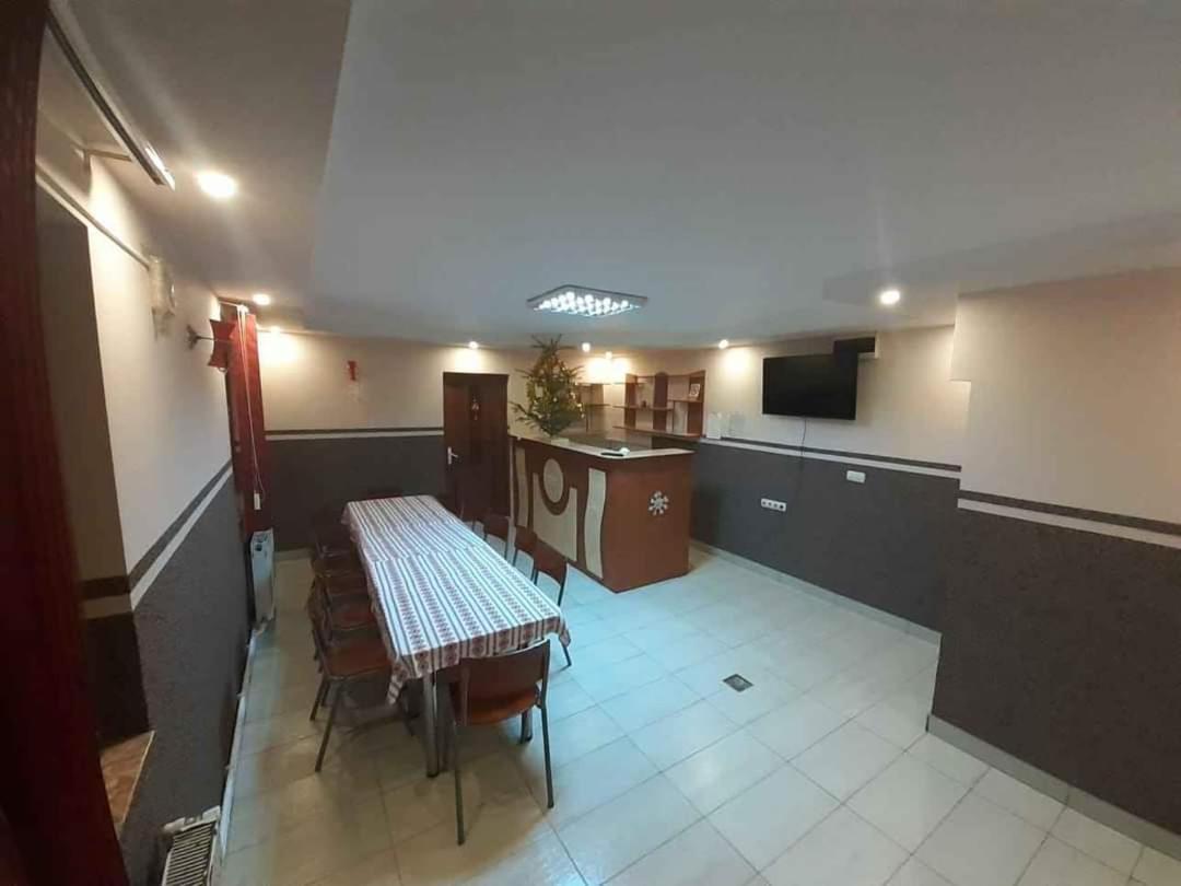 Casa Edi Hotell Poiana Negrii Exteriör bild