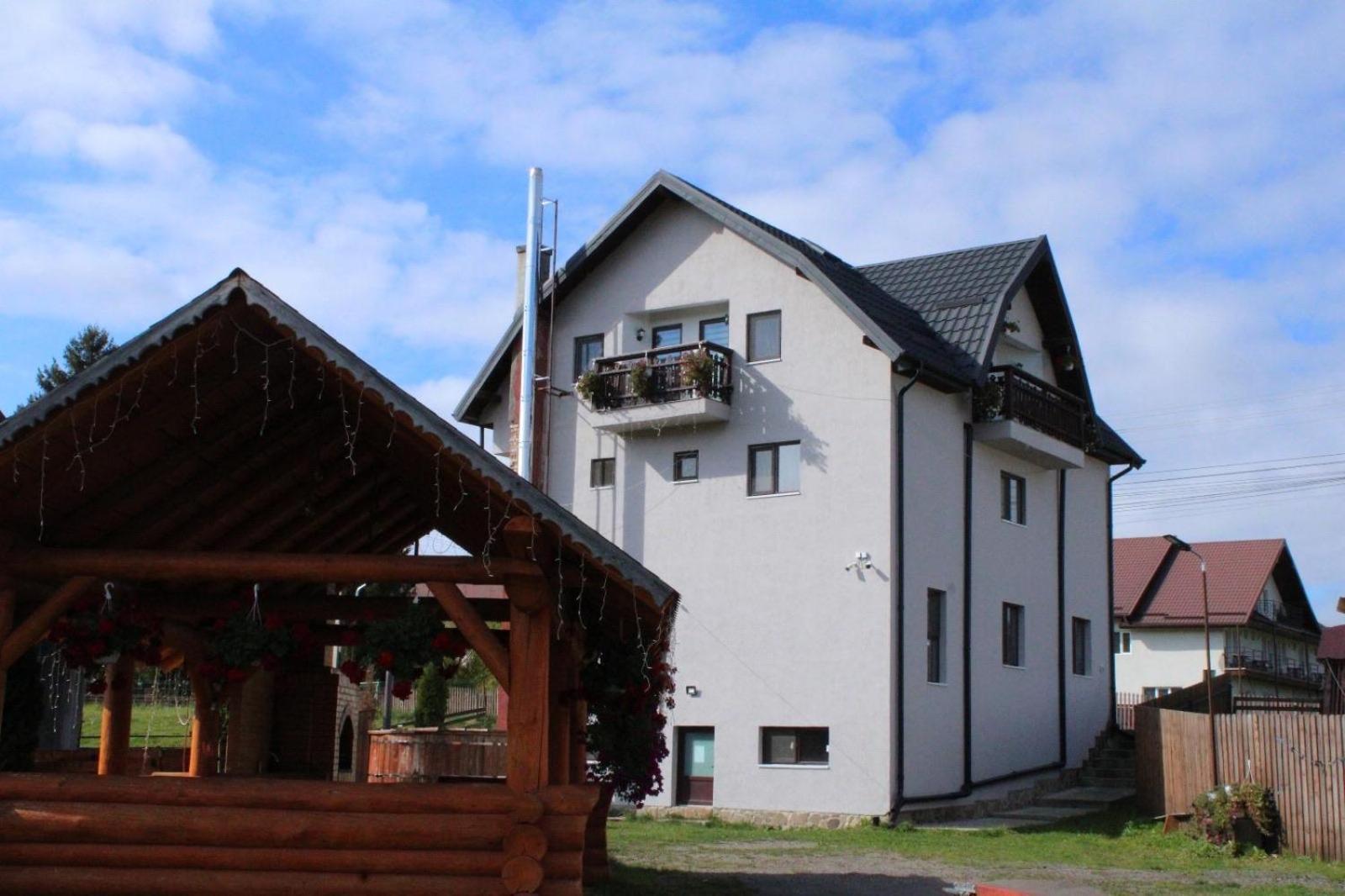 Casa Edi Hotell Poiana Negrii Exteriör bild