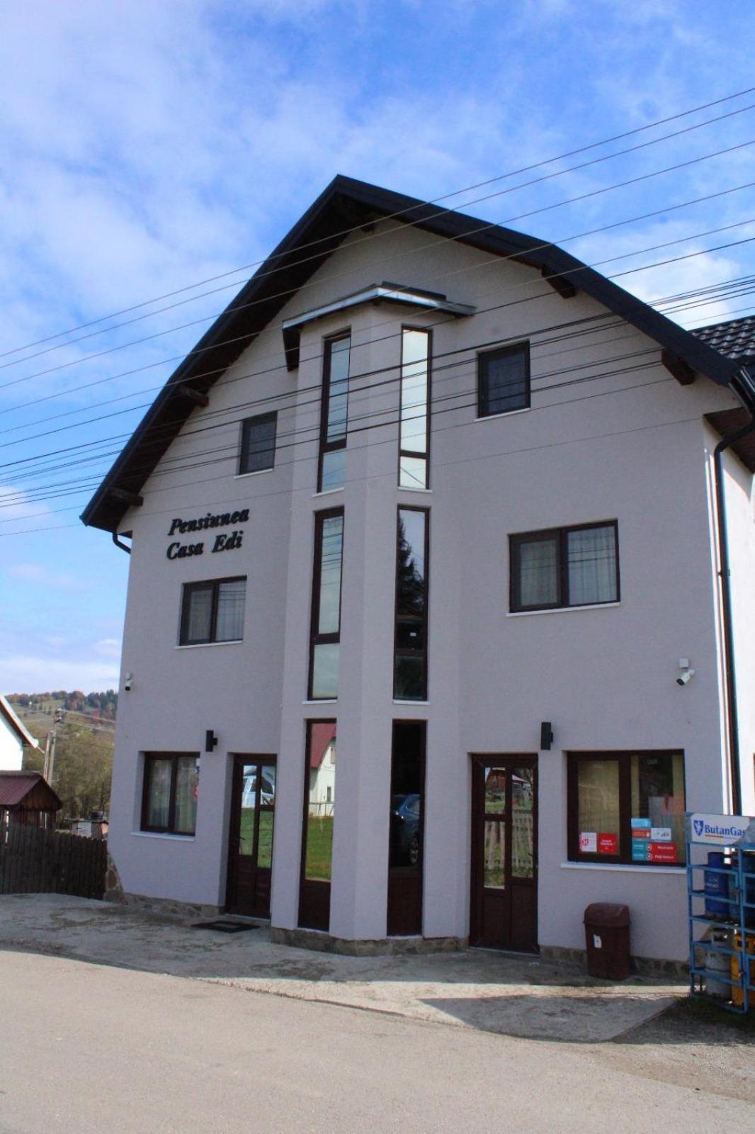 Casa Edi Hotell Poiana Negrii Exteriör bild