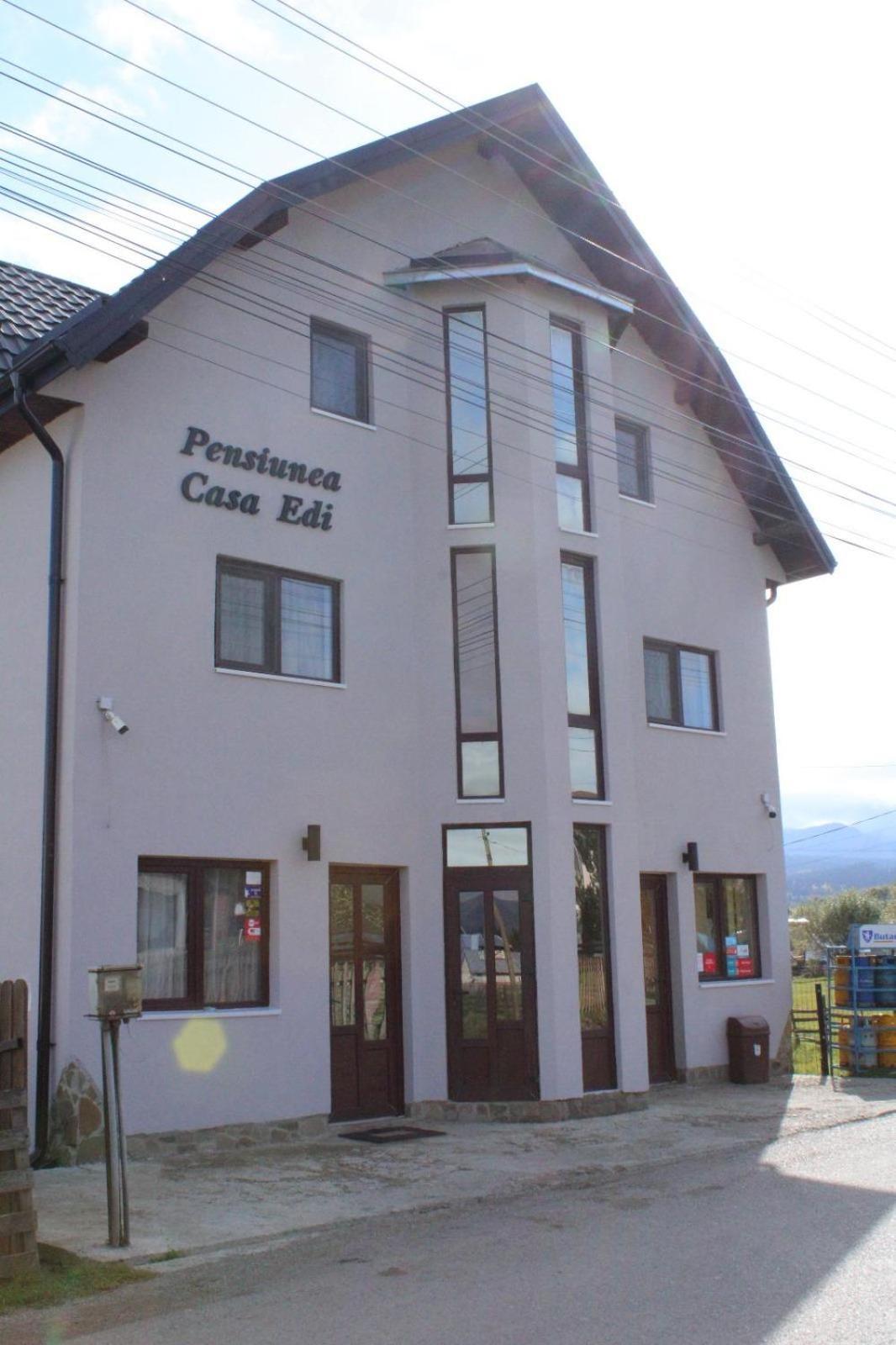 Casa Edi Hotell Poiana Negrii Exteriör bild